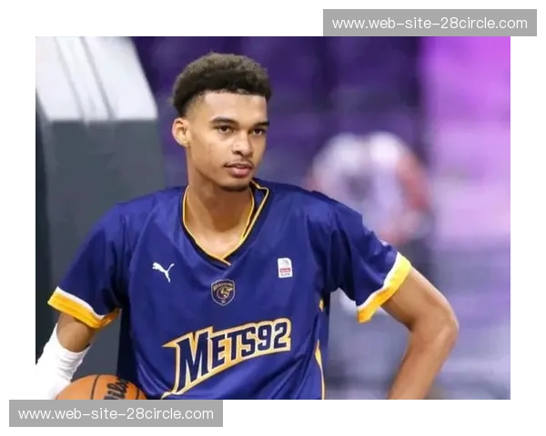 文班亚马场均3.5次盖帽联盟第一 防守篮板西部第二